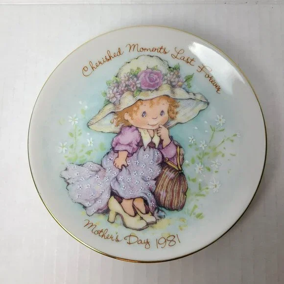 Vintage 80s Avon Mothers Day 5 inch Mini Collector Plates 1981, 1982, 1983 - Picture 3 of 11